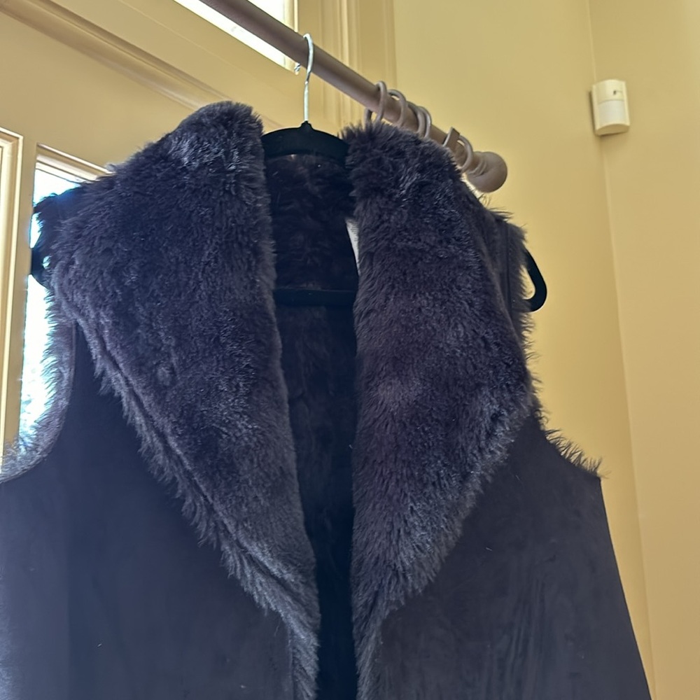 Black faux fur vest